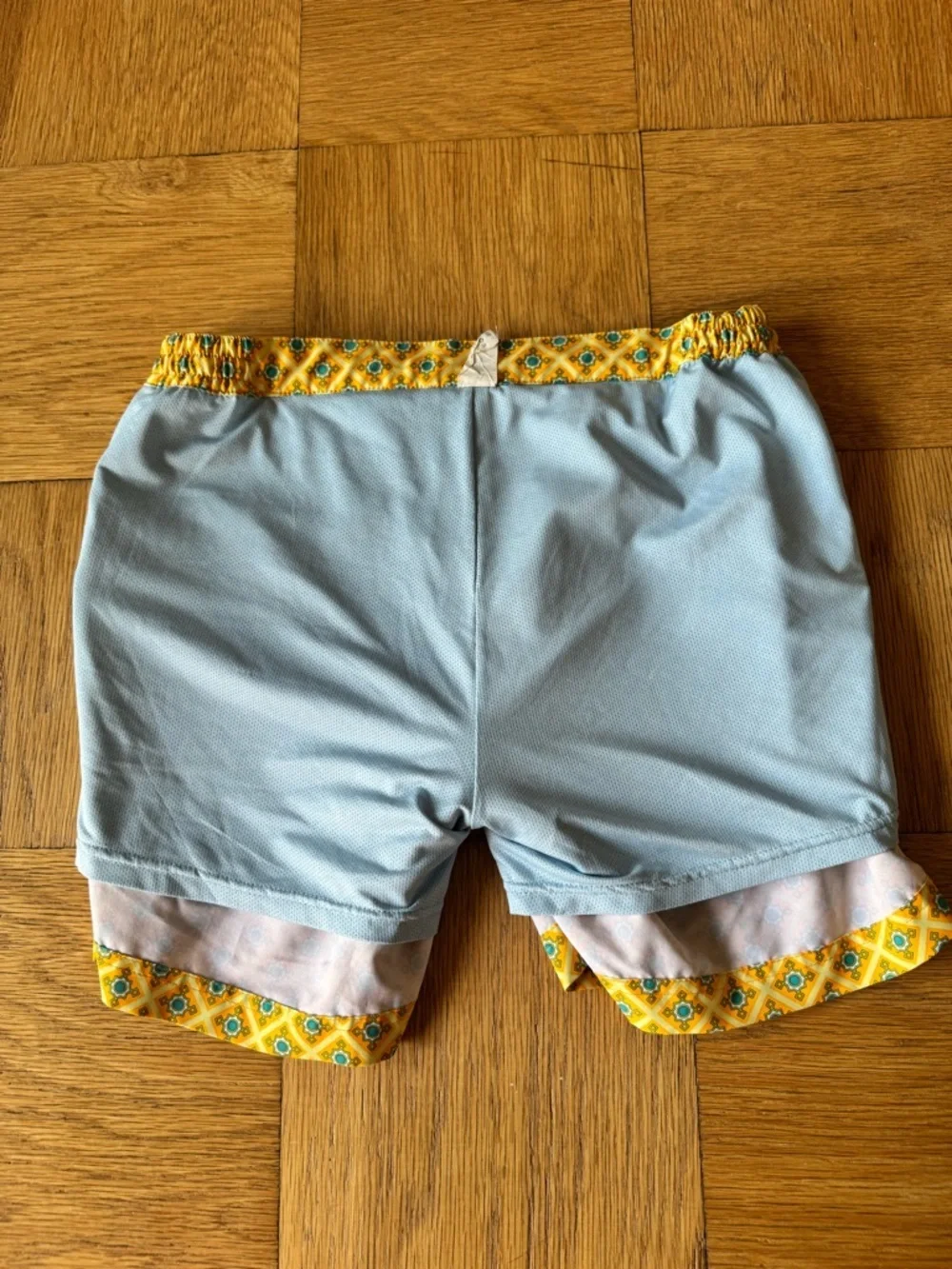 Fair Harbor Yellow Geometric Print Swim Trunks Shorts Lined Drawstring